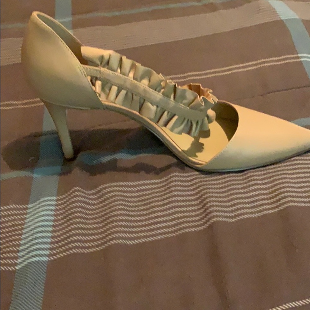 Pumps - Picture 2 of 3